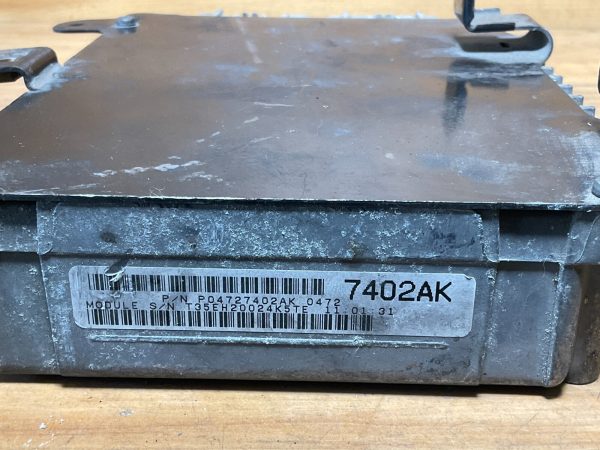 01 DODGE CARAVAN TOWN & COUNTRY  ECM ECU ENGINE CONTROL MODULE 4727402AK - Image 3