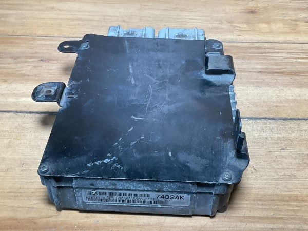 01 DODGE CARAVAN TOWN & COUNTRY  ECM ECU ENGINE CONTROL MODULE 4727402AK
