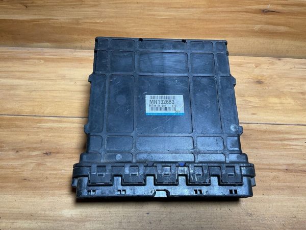 04 MITSUBISHI ENDEAVOR Engine Control Module ECM Computer MN132653