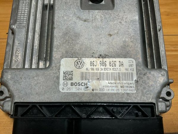 09 2010 Volkswagen Passat 2.0L ECU ECM Engine Computer Module | 06J 906 026 DA - Image 3