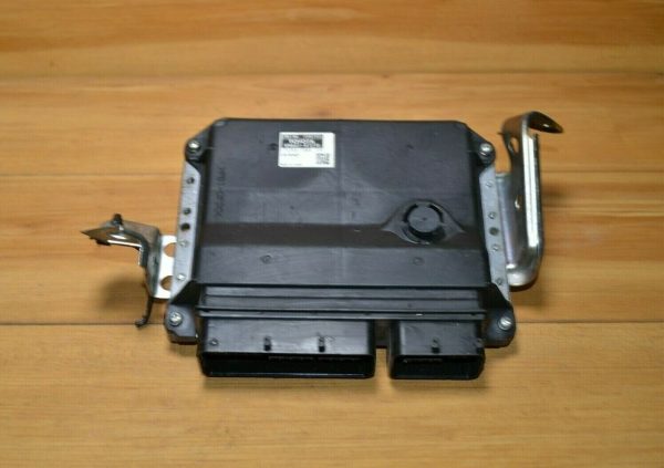 11-17 TOYOTA PRIUS 1.8L HYBRID VVTI AUTOMATIC ECU P/N: 89661-47270 OEM