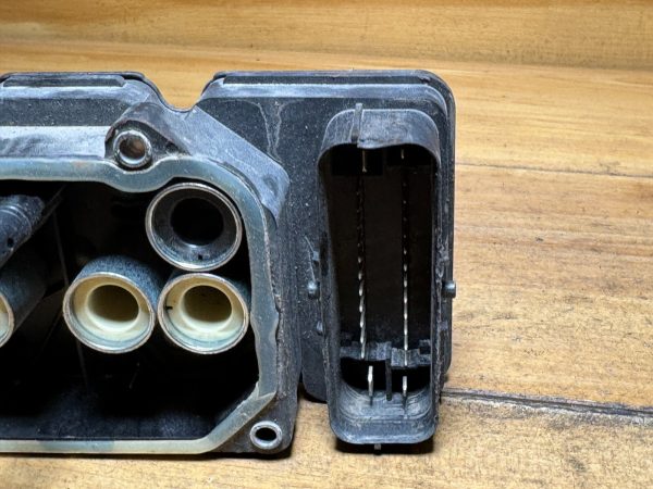 11 Ford F350 F250 SD ABS Pump Anti Lock Brake Module BC34-2C346-AH - Image 6