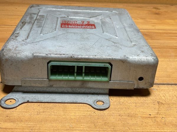 1984-1985 Toyota Corolla Emission Control Module 89550-12721 - Image 4