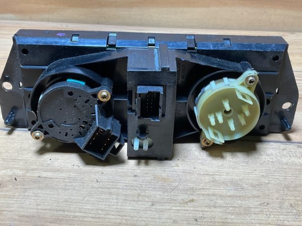 1990's Chevrolet  Ac Heater Climate Control Unit P/N: 835415032A, 22614a00 - Image 5