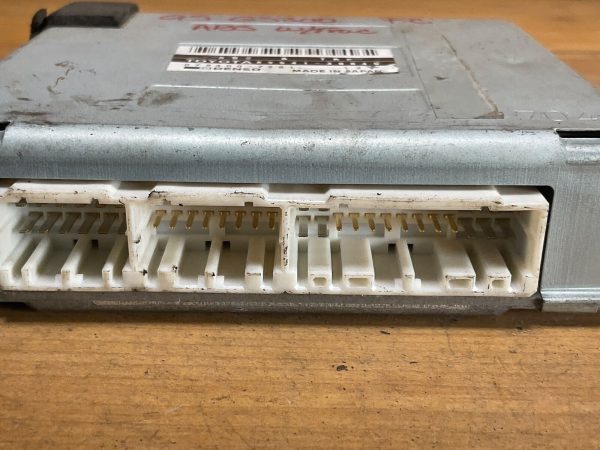 1993-97 Lexus SC Abs Control Module  89541-30040 - Image 4