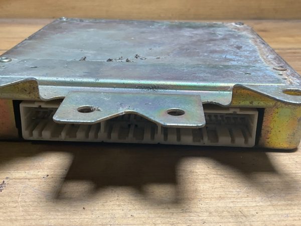 1994-1995 Mitsubishi Mirage Engine Computer Module ECM ECU OEM  MD302726 - Image 5