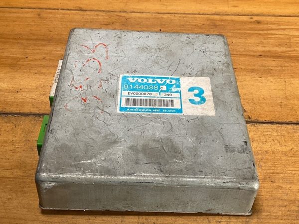 1994 Volvo 960 Transmission Control Module Unit  TCM 9144038 C