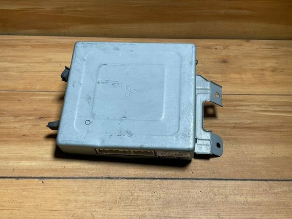 1996 - 1997 MITSUBISHI GALANT TRANSMISSION COMPUTER CONTROL MODULE MD762040 OEM