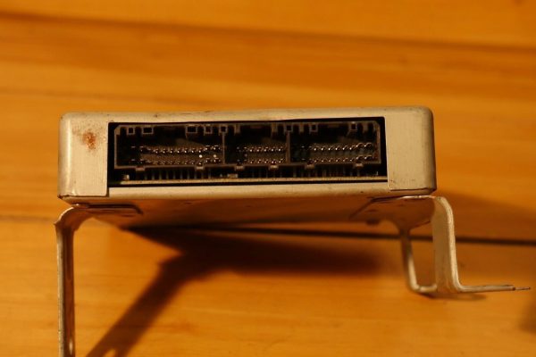 1997 97 Mitsubishi Diamante P/N: MD760927 TCM Transmission Control Module - Image 4