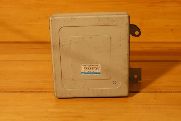 1997 97 Mitsubishi Diamante P/N: MD760927 TCM Transmission Control Module