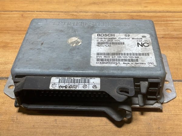 1997-98 Cadillac Catera Transmission Computer Module TCM 0 260 002 404