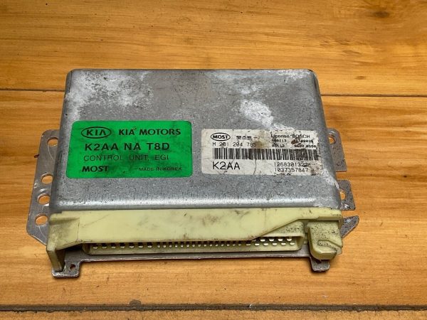 1998 1999 Kia Sephia Engine Computer Unit ECU M261204785 Module