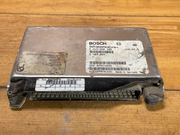 1998 - 2001 BMW 740i Engine Computer Module ECU ECM 0 260 002 520