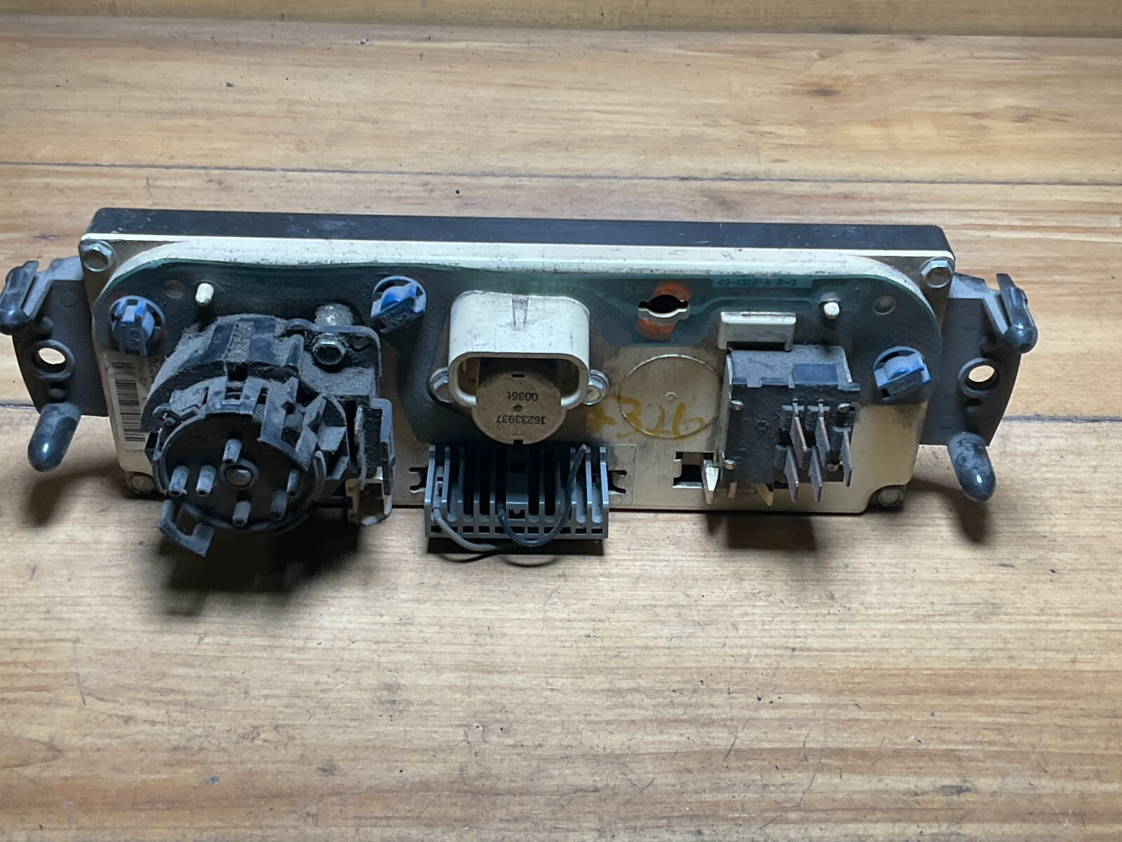 1998-2002 GMC Jimmy Climate Control Module 43-1312-a r-3 - Image 3