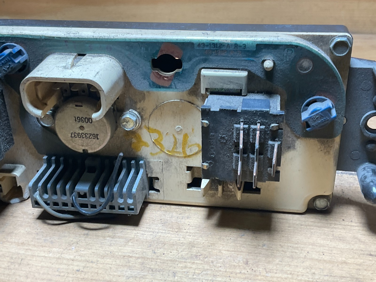 1998-2002 GMC Jimmy Climate Control Module 43-1312-a r-3 - Image 4