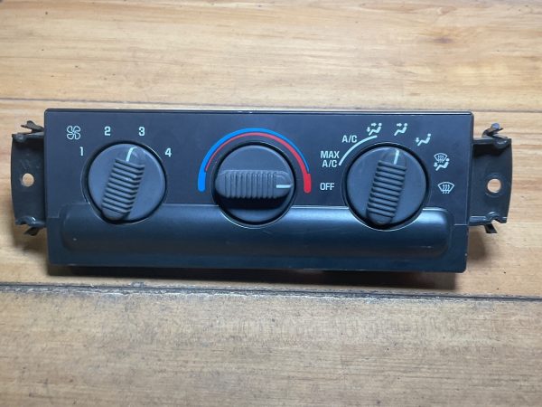 1998-2005 Chevrolet  S-10 Climate Control Unit AC Heater Control 16250545