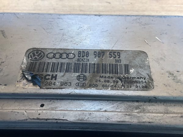 1999-00 Audi A4 1.8L  Engine Computer Module ECM ECU 8D0 907 559 - Image 3
