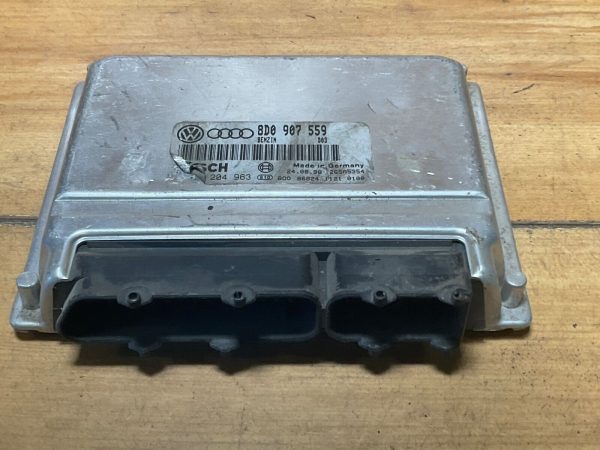 1999-00 Audi A4 1.8L  Engine Computer Module ECM ECU 8D0 907 559