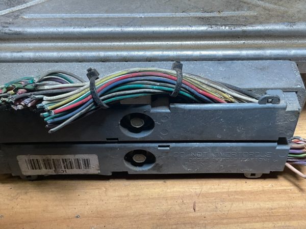 1999-2000 Chevrolet Silverado Engine Computer Module ECM ECU OEM 09354896 DBLK - Image 4