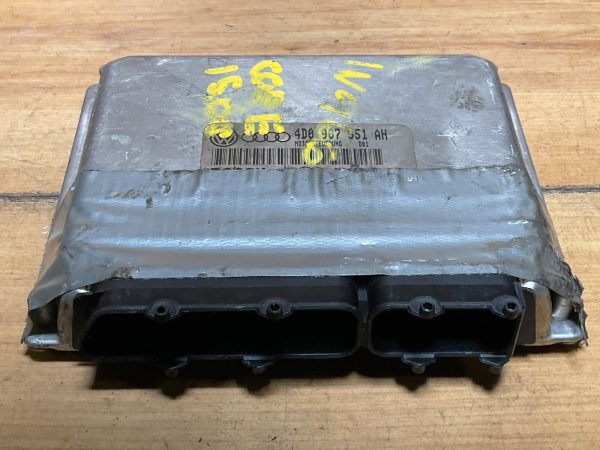 1999-2000 Volkswagen Passat 2.8L Engine Computer Module ECM ECU 4D0 907 551 AH