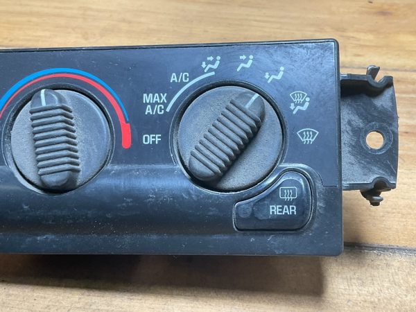 1999-2005 GMC Jimmy Climate Control Temperature Unit 16250535 - Image 6