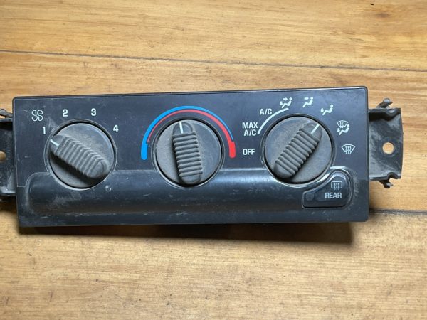 1999-2005 GMC Jimmy Climate Control Temperature Unit 16250535