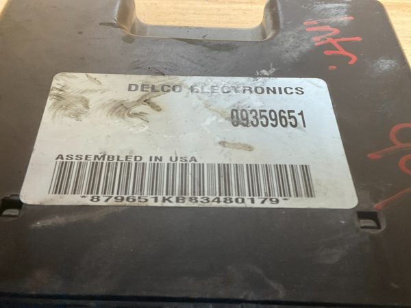 1999 Dodge intrigue  Chassis ECM Body Control BCM 09359651 - Image 3