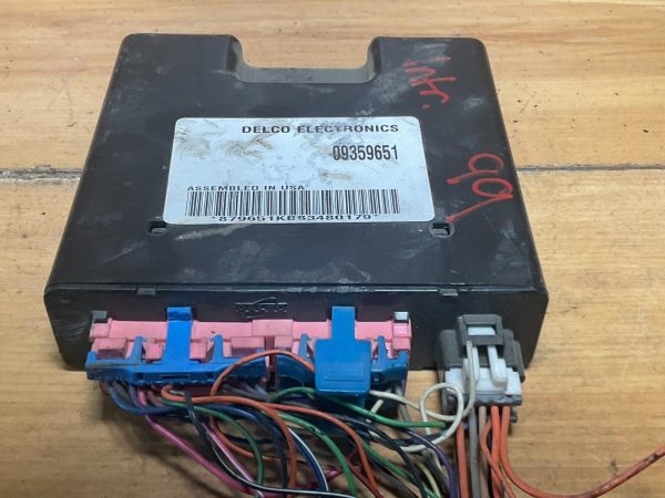 1999 Dodge intrigue  Chassis ECM Body Control BCM 09359651