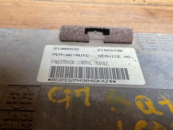 1999 Saturn SC2 Engine Computer  Module ECU ECM OEM  21008932 - Image 4