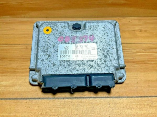 1999 Volkswagen Jetta 2.0L ECM ECU Engine Computer Module P/N: 06A 906 018 J
