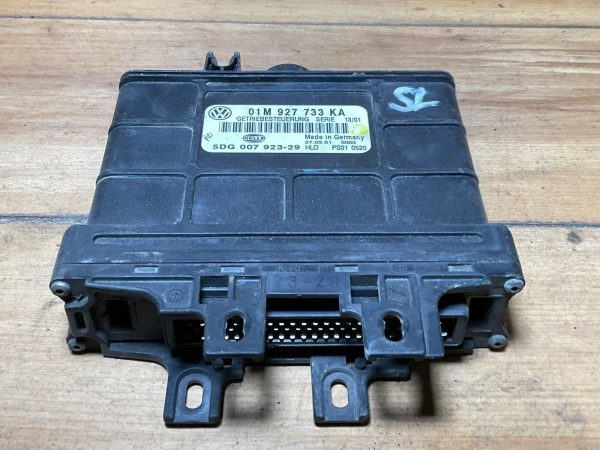 2000-01 Volkswagen Beetle 1.9 Transmission Control Module TCM TCU 01M 927 733 KA
