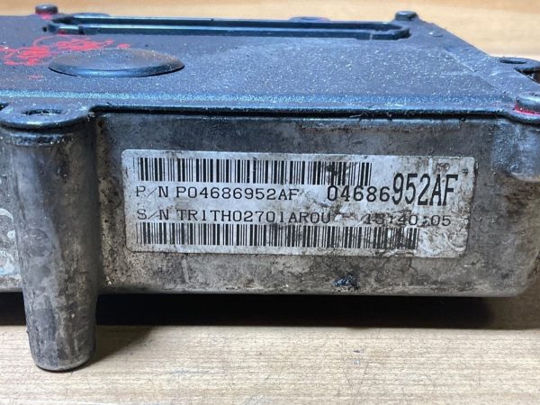 2000 Dodge Caravan Voyager TRANSMISSION COMPUTER TCM  P/N:  04686952AF - Image 3
