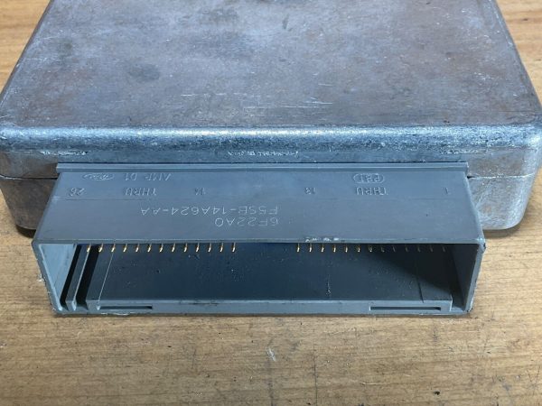 2000 Lincoln Town Car 4.6L Engine Computer Module ECU ECM  1U7A-12A650-EDB - Image 5