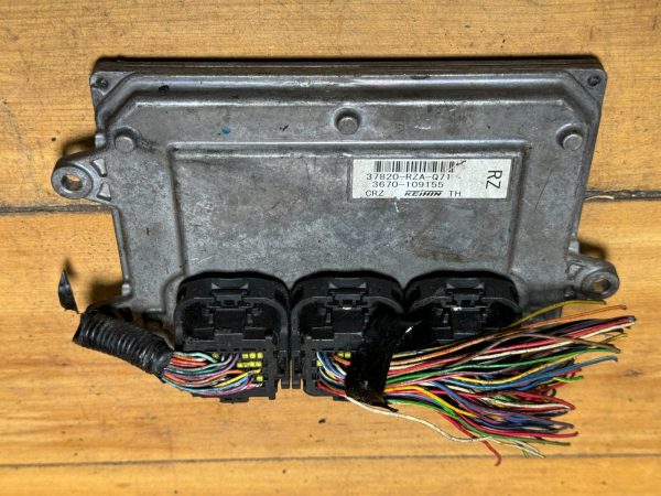 2000's Honda ECM ECU PCM Engine Computer Module Part# 37820-RZA-Q71 OEM