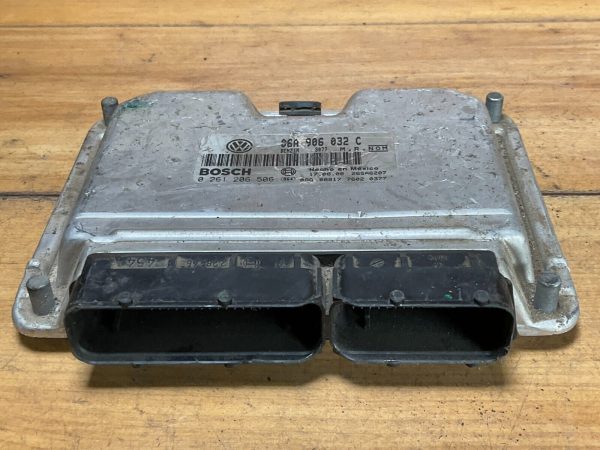 2001 02 VW GOLF 1.8T ENGINE COMPUTER ECU P/N 06A906032C OEM