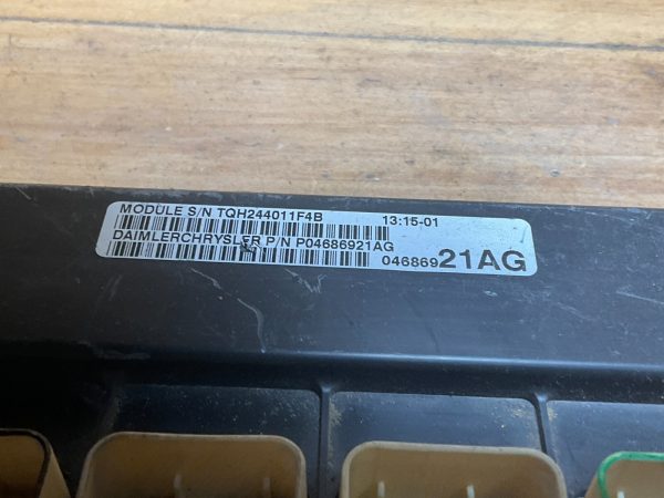 2001 Chrysler Voyager Engine Computer Module ECM ECU OEM 04686921AG - Image 3