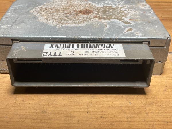 2001 Ford Explorer Engine Computer Module ECM ECU OEM YL5F-12A650-CC - Image 4