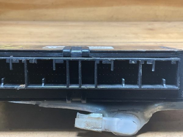 2002-03 Lexus ES300 ABS Control Module TRC VCS 89540-33301 - Image 6