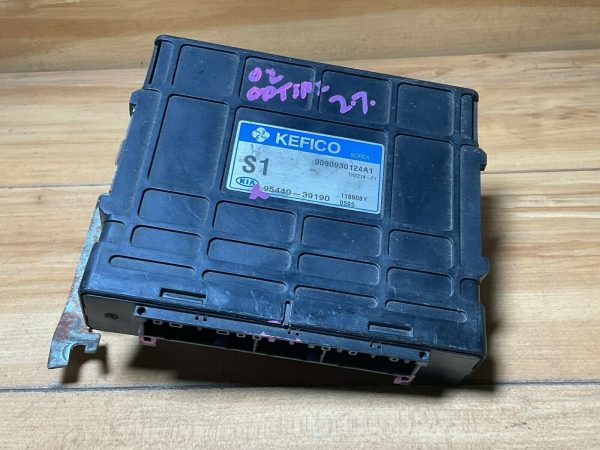 2002 2003 KIA Magentis Transmission Control Unit TCU 9544039190 Module