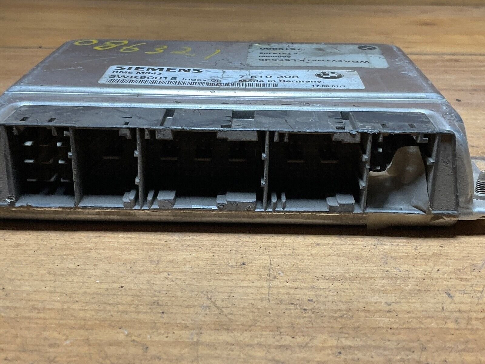 2002 BMW 530i Engine Computer Module ECM ECU 7 519 308 OEM - Image 4