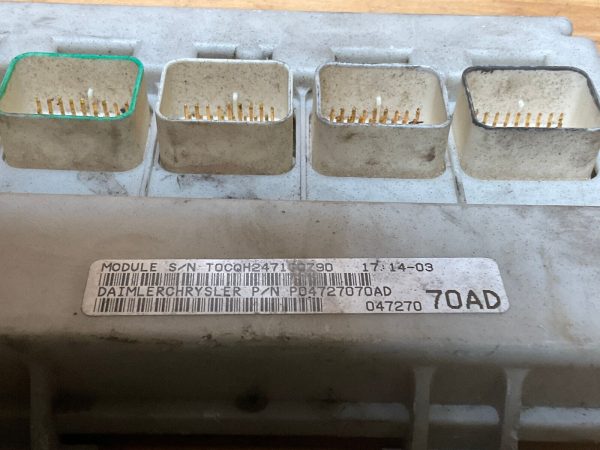 2002 Dodge Caravan / Voyager Body Control Module BCM BCU P04727070AD - Image 3