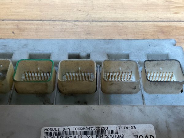 2002 Dodge Caravan / Voyager Body Control Module BCM BCU P04727070AD - Image 4