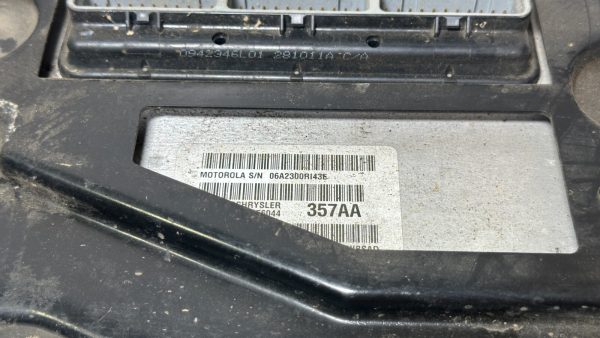 2002 Jeep Grand Cherokee 4.0 ECU 56044357AA ECM PCM Engine Control Module Mount - Image 3