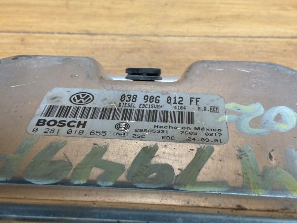 2002 Volkswagen Beetle Engine Computer Module ECM ECU 038 906 012 FF - Image 3