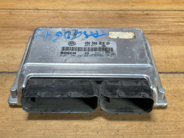 2003 -05 Volkswagen Passat 1.8t Engine Computer Module ECM 4B0 906 018 DP