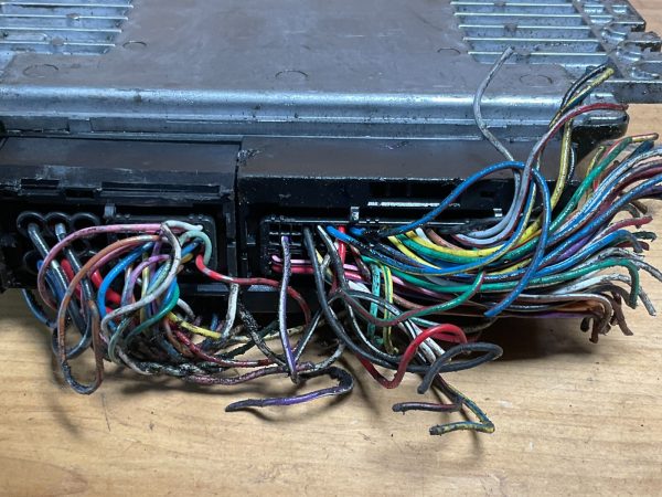 2003-2004 Nissan Engine Computer Module ECM ECU OEM MEC35-931 A1 - Image 5