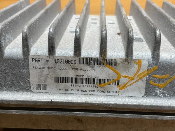 2003-2005 Chevrolet TrailBlazer 4.2L Engine Computer Module ECM ECU OEM 19210065 - Image 3