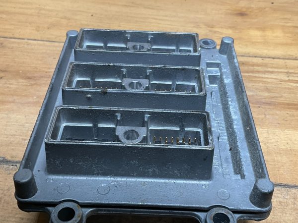 2003-2005 Chevrolet TrailBlazer 4.2L Engine Computer Module ECM ECU OEM 19210065 - Image 5