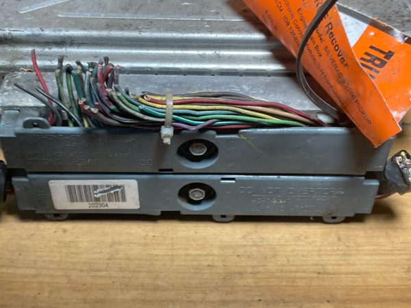 2003-2007 GMC Sierra 1500 Engine Computer Module  ECM ECU 12582603 - Image 4