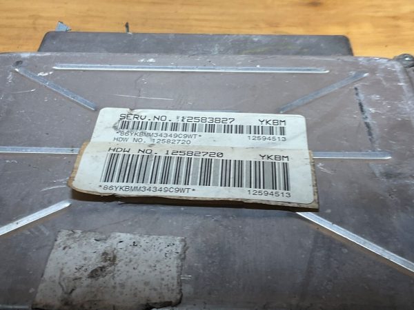 2004-2005 Chevrolet  Impala  Engine Computer Module ECM ECU 12583827 - Image 4